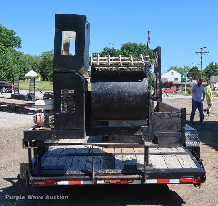 image for item DD9588 2009 Lamar utility trailer with mud jack system