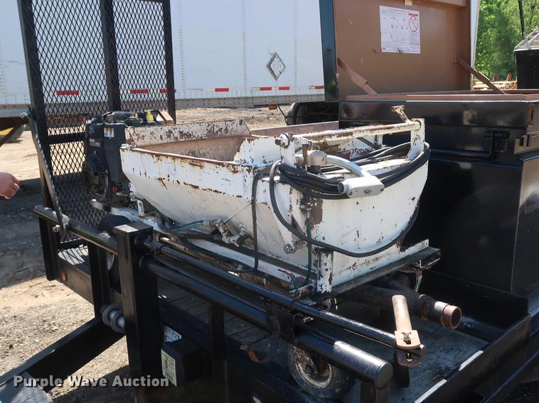 image for item DD9588 2009 Lamar utility trailer with mud jack system