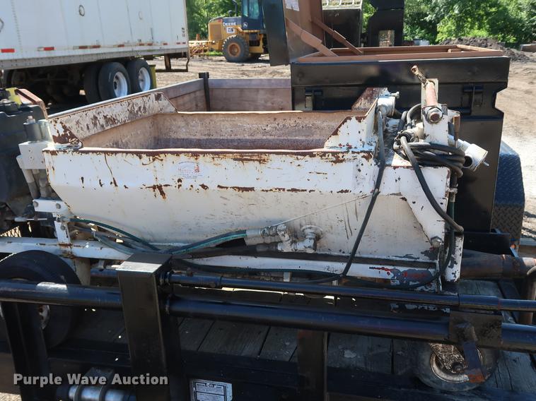 image for item DD9588 2009 Lamar utility trailer with mud jack system