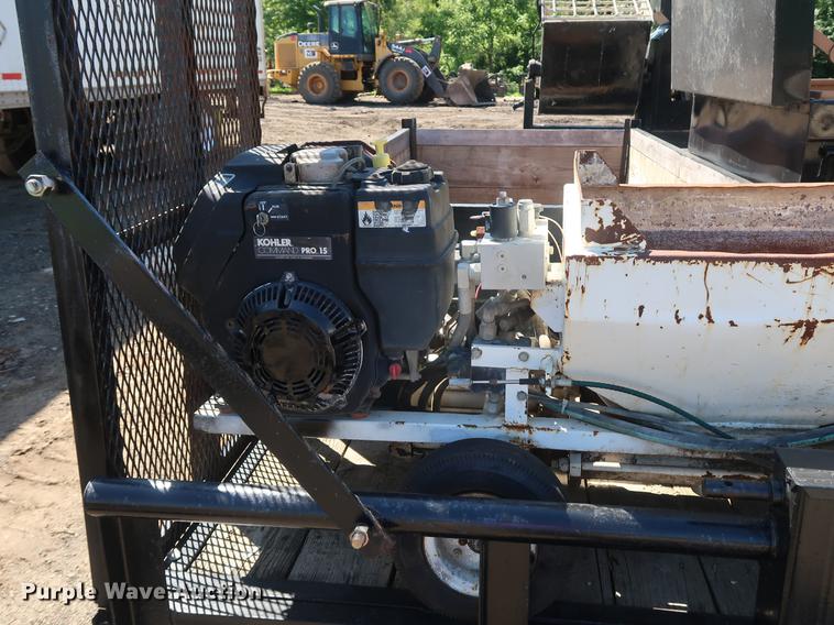 image for item DD9588 2009 Lamar utility trailer with mud jack system