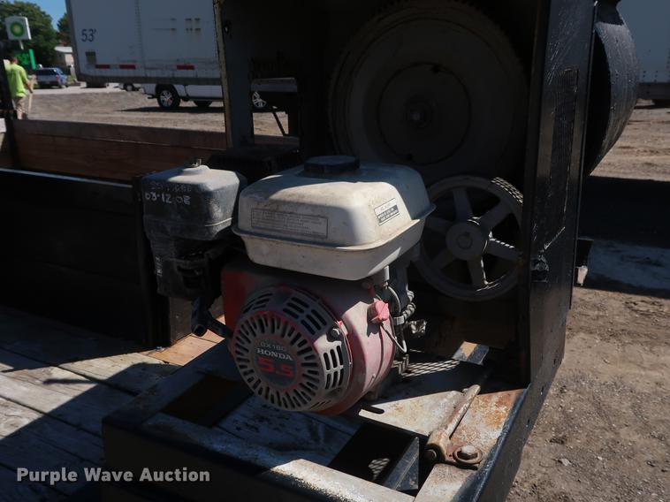 image for item DD9588 2009 Lamar utility trailer with mud jack system