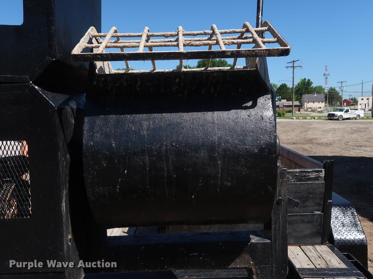 image for item DD9588 2009 Lamar utility trailer with mud jack system