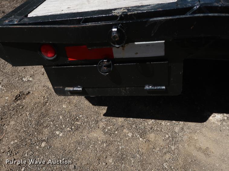 image for item DD9588 2009 Lamar utility trailer with mud jack system