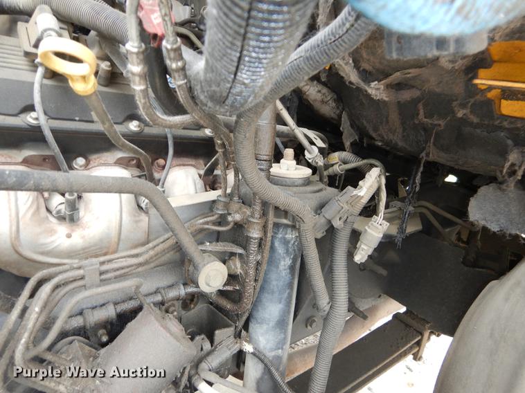 image for item DE1744 2003 GMC C7500 truck cab and chassis