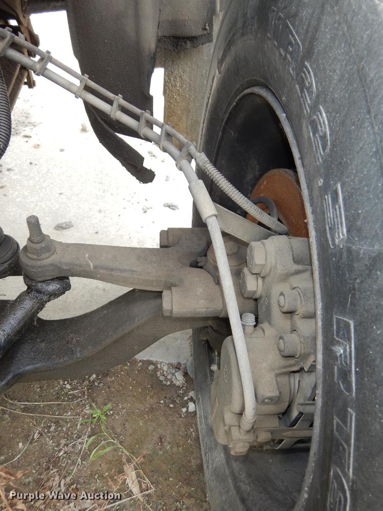 image for item DE1744 2003 GMC C7500 truck cab and chassis