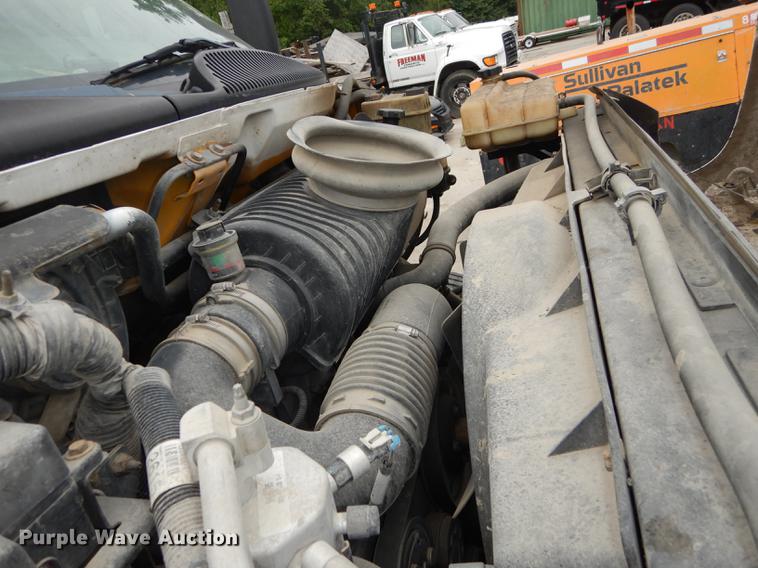 image for item DE1744 2003 GMC C7500 truck cab and chassis