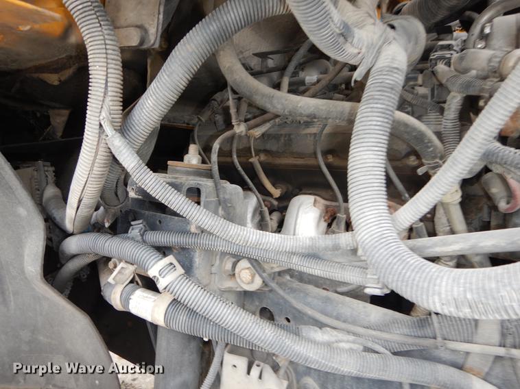 image for item DE1744 2003 GMC C7500 truck cab and chassis