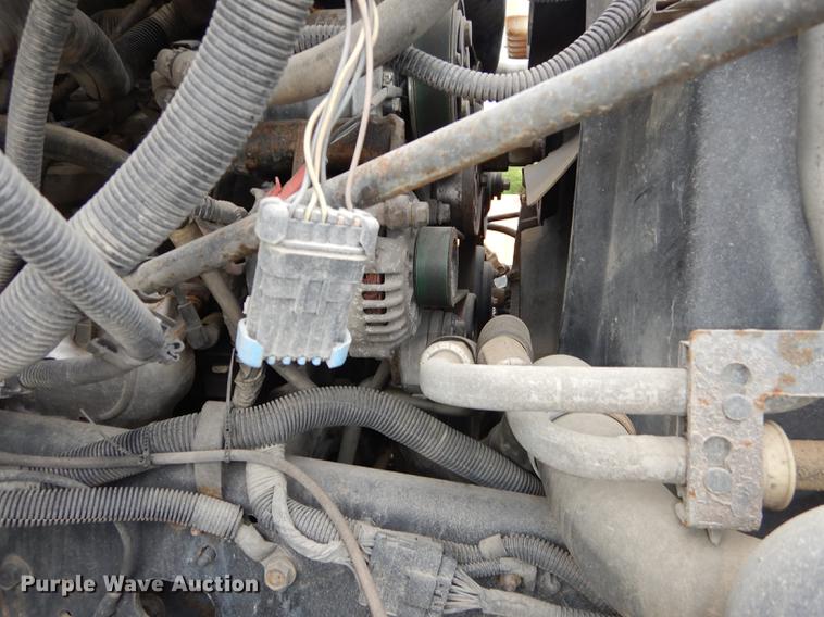 image for item DE1744 2003 GMC C7500 truck cab and chassis