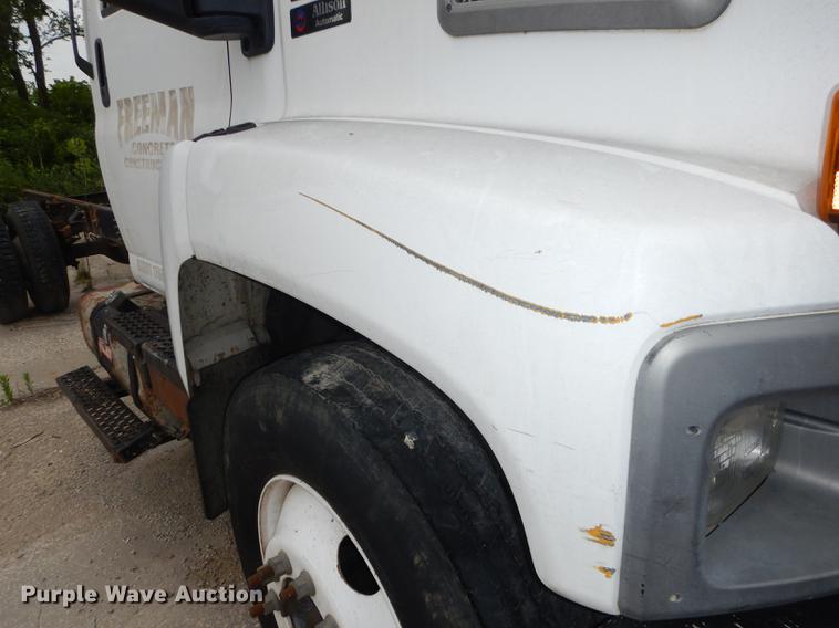 image for item DE1744 2003 GMC C7500 truck cab and chassis