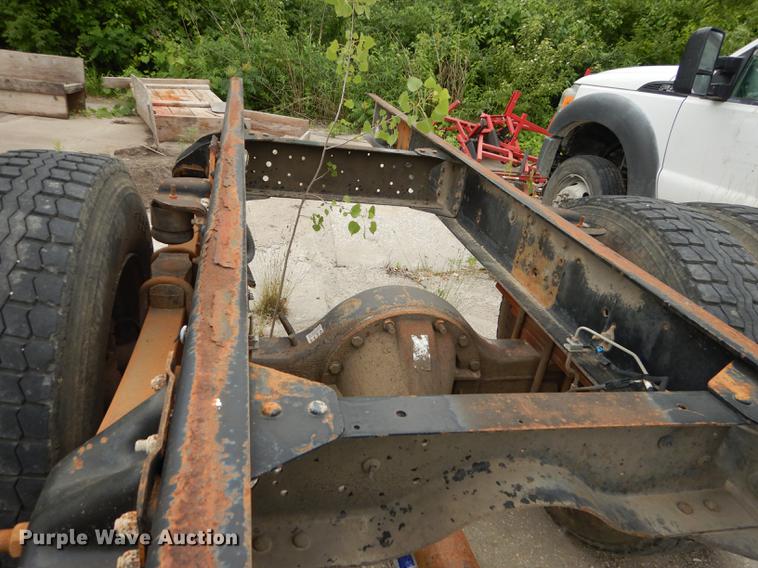 image for item DE1744 2003 GMC C7500 truck cab and chassis