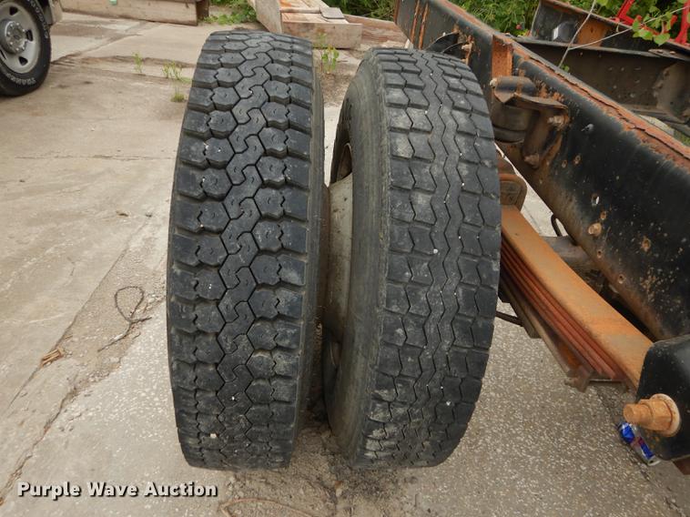 image for item DE1744 2003 GMC C7500 truck cab and chassis