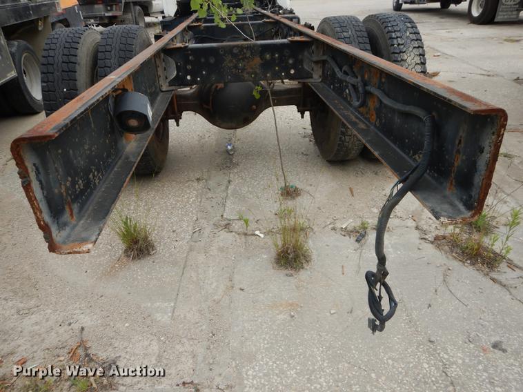 image for item DE1744 2003 GMC C7500 truck cab and chassis