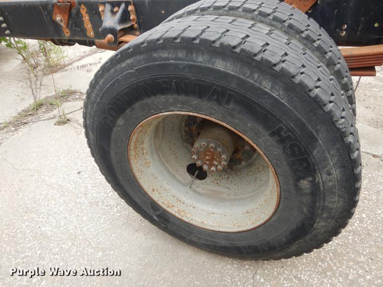 image for item DE1744 2003 GMC C7500 truck cab and chassis