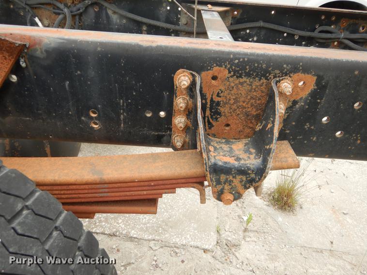 image for item DE1744 2003 GMC C7500 truck cab and chassis