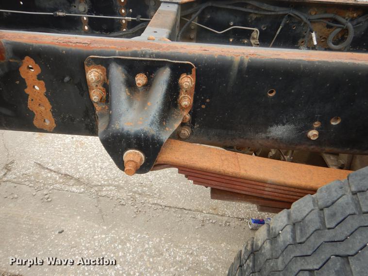 image for item DE1744 2003 GMC C7500 truck cab and chassis