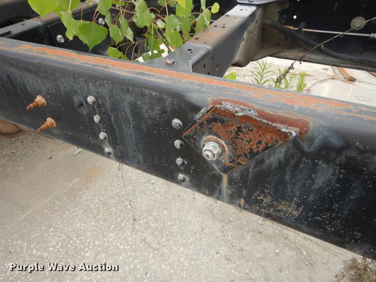 image for item DE1744 2003 GMC C7500 truck cab and chassis