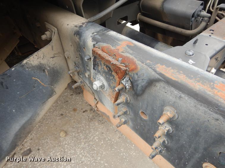 image for item DE1744 2003 GMC C7500 truck cab and chassis