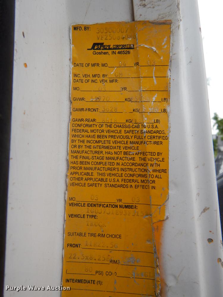 image for item DE1744 2003 GMC C7500 truck cab and chassis