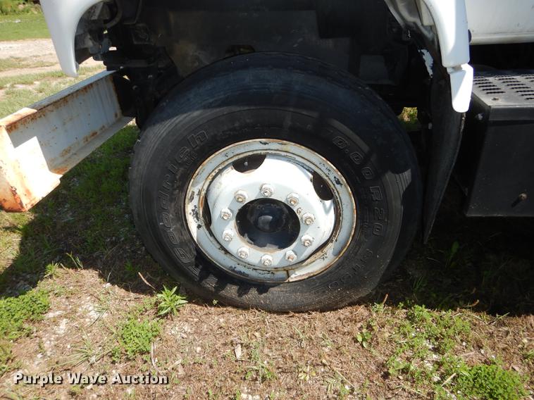 image for item DE1788 1992 GMC TopKick SL bucket truck