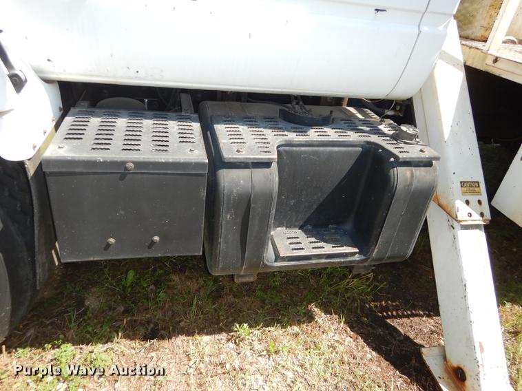 image for item DE1788 1992 GMC TopKick SL bucket truck