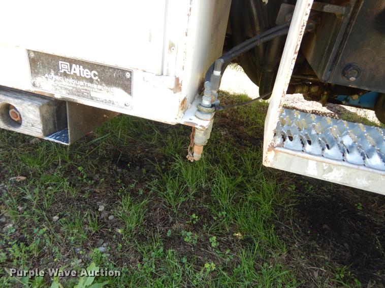 image for item DE1788 1992 GMC TopKick SL bucket truck