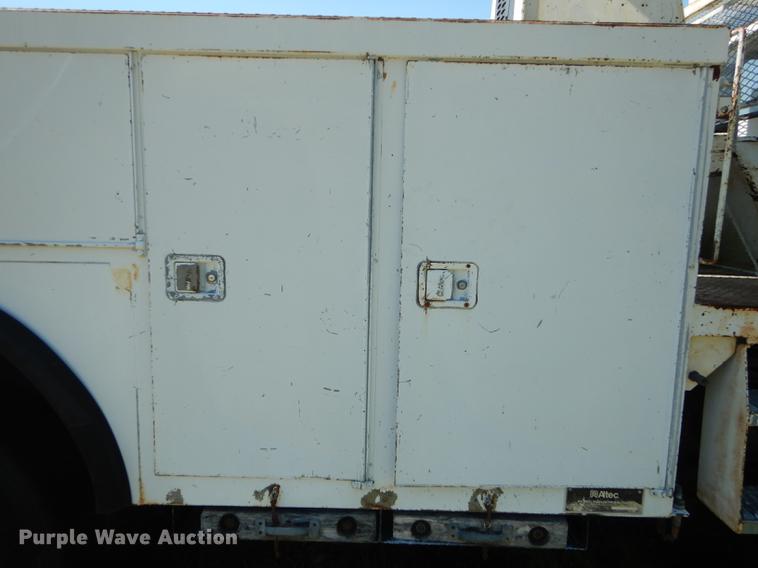 image for item DE1788 1992 GMC TopKick SL bucket truck