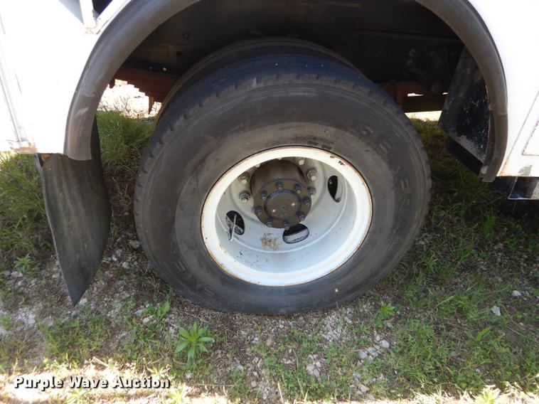 image for item DE1788 1992 GMC TopKick SL bucket truck