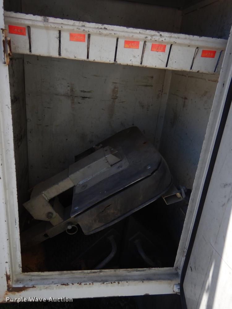 image for item DE1788 1992 GMC TopKick SL bucket truck