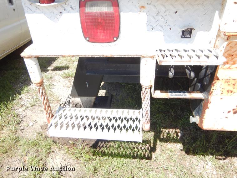 image for item DE1788 1992 GMC TopKick SL bucket truck