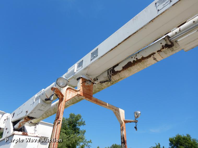 image for item DE1788 1992 GMC TopKick SL bucket truck