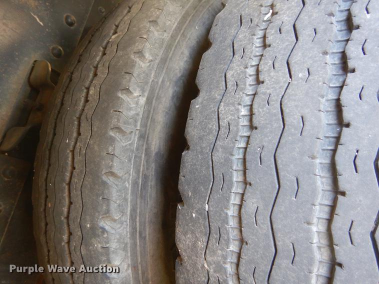 image for item DE1788 1992 GMC TopKick SL bucket truck