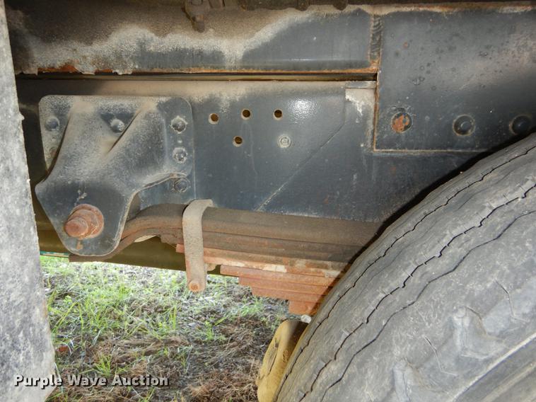 image for item DE1788 1992 GMC TopKick SL bucket truck