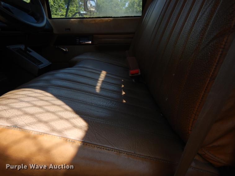 image for item DE1788 1992 GMC TopKick SL bucket truck