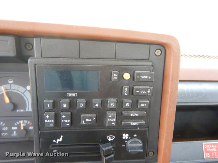 image for item DE1788 1992 GMC TopKick SL bucket truck