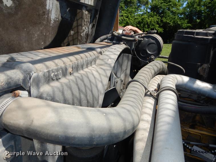 image for item DE1788 1992 GMC TopKick SL bucket truck