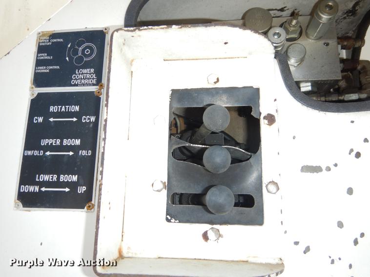 image for item DE1788 1992 GMC TopKick SL bucket truck