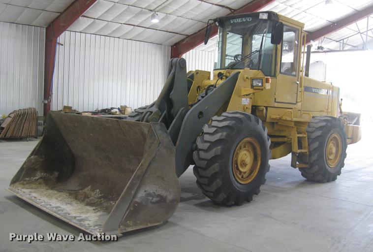 image for item DE2951 1998 Volvo L90C wheel loader