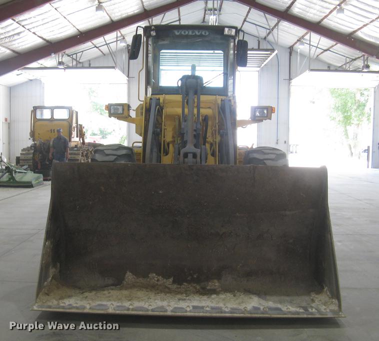 image for item DE2951 1998 Volvo L90C wheel loader
