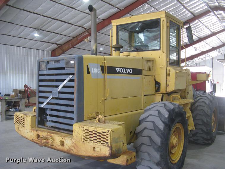 image for item DE2951 1998 Volvo L90C wheel loader