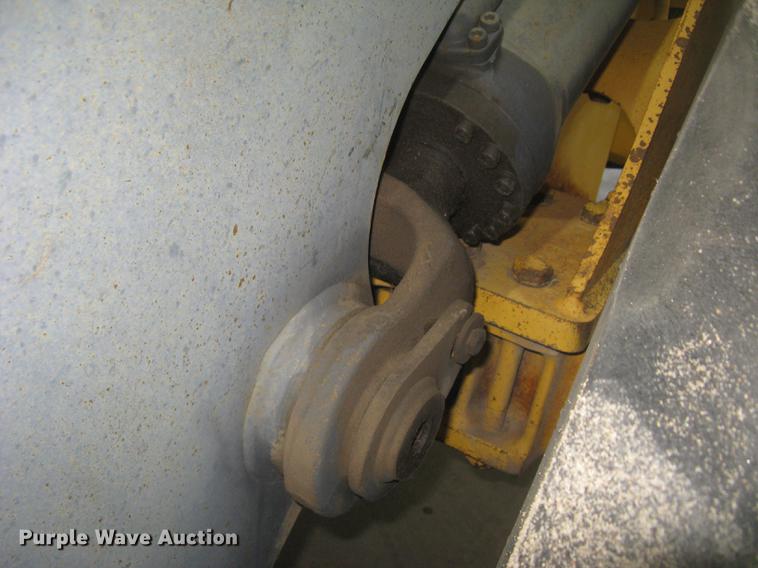 image for item DE2951 1998 Volvo L90C wheel loader
