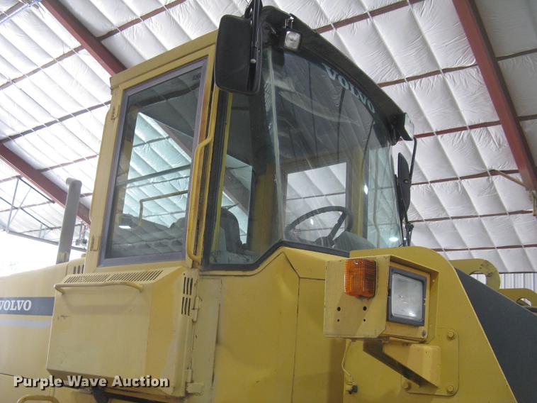 image for item DE2951 1998 Volvo L90C wheel loader