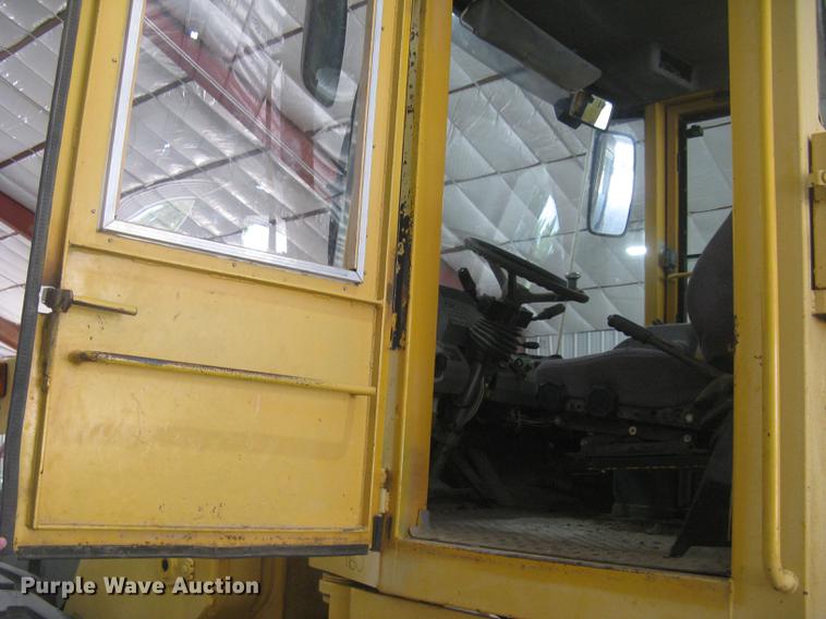 image for item DE2951 1998 Volvo L90C wheel loader