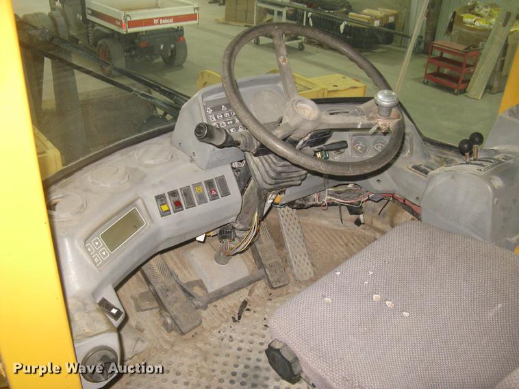 image for item DE2951 1998 Volvo L90C wheel loader