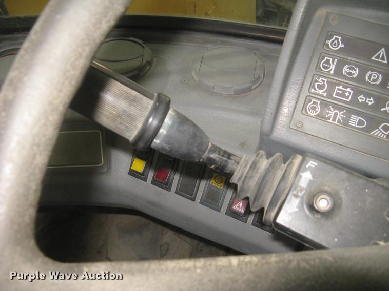 image for item DE2951 1998 Volvo L90C wheel loader