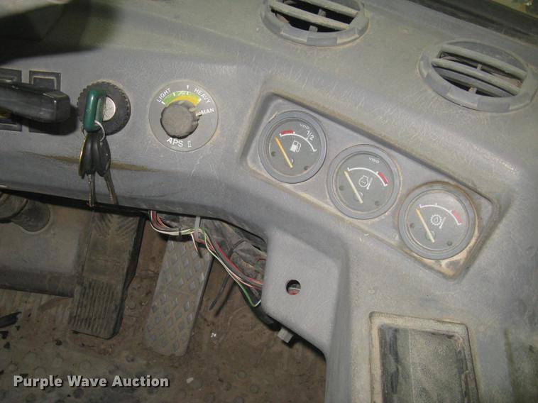 image for item DE2951 1998 Volvo L90C wheel loader