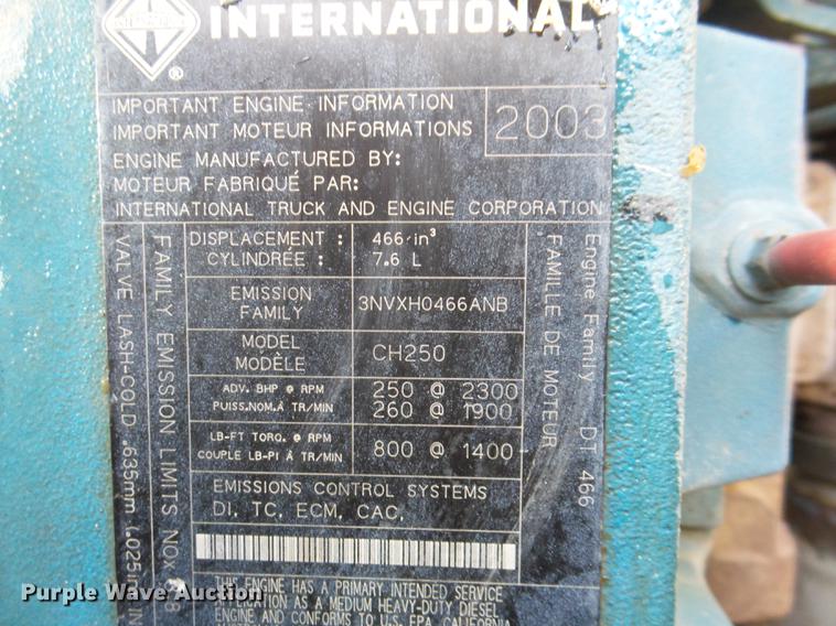 image for item DE3662 2004 International 7400 digger derrick truck