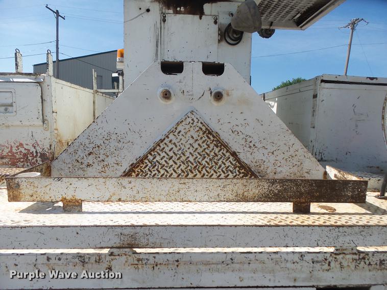 image for item DE3662 2004 International 7400 digger derrick truck