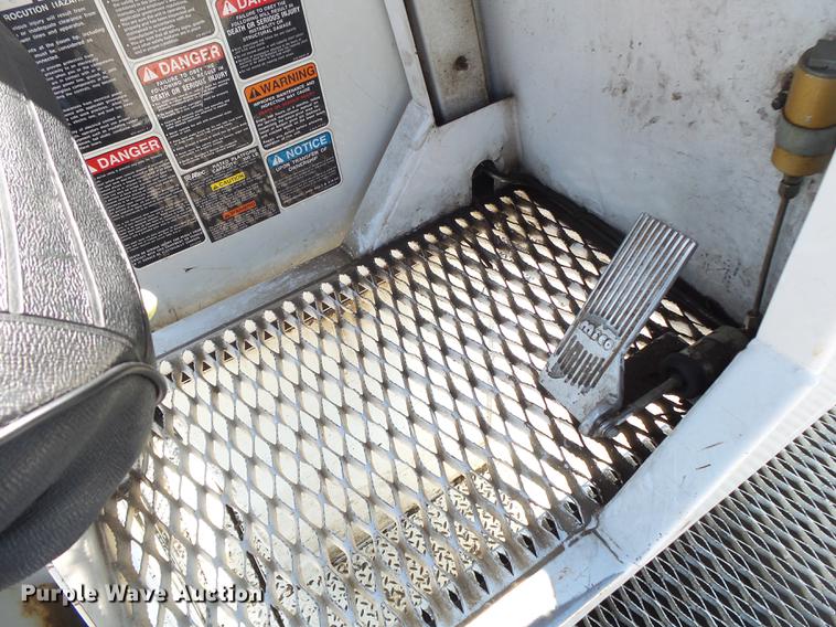 image for item DE3662 2004 International 7400 digger derrick truck