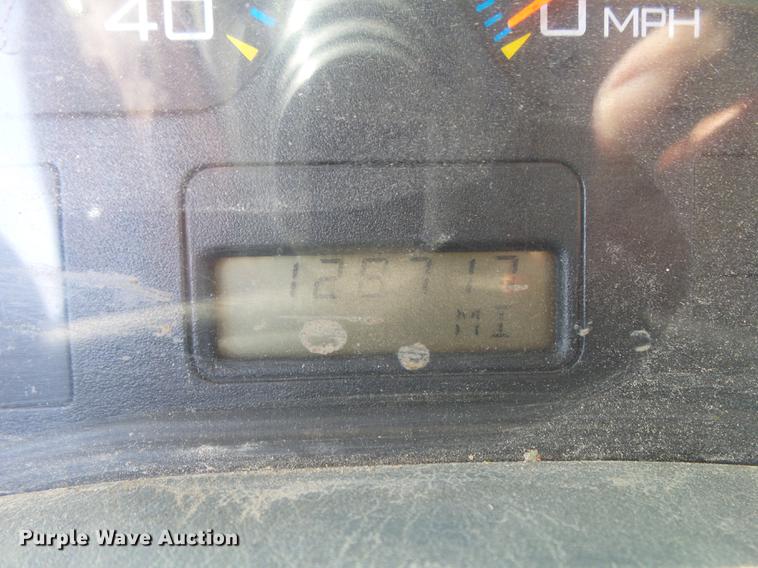 image for item DE3662 2004 International 7400 digger derrick truck