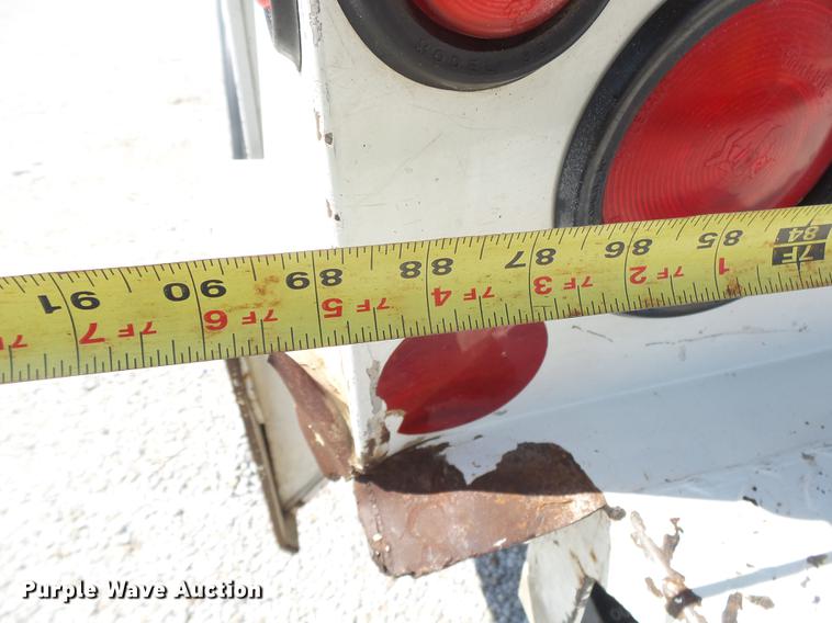 image for item DE3662 2004 International 7400 digger derrick truck